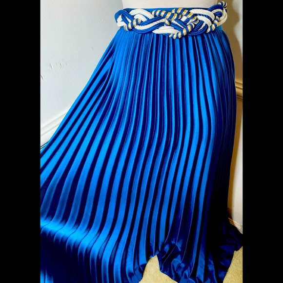 Dresses & Skirts - Long Blue Pleated Skirt💙 Vintage Belt Included